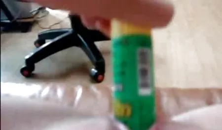 Slutty Teen nimmt Ladung sex filme frei auf ihre Titten