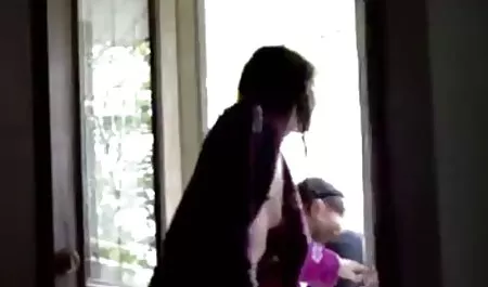 Die 18-jährige Sally, die frech ist, wird von Sean Lawless, geile pornofilme einem großen Schwanz, verprügelt