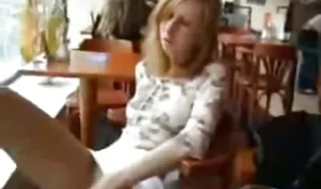Der Ehemann beobachtet, handypornos kostenlos wie seine Frau vor ihr gefickt wird