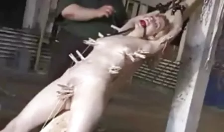 Fit sex kostenlos ansehen schwarzes Mädchen mit Brille bekommt ihr Gesicht plast