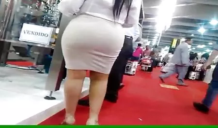 Retro pornos kostenlos ansehen Babe Taylor steckt ein Spielzeug in ihre Muschi